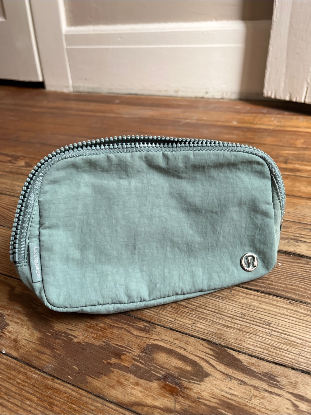 lululemon Everywhere Belt Bag - light blue